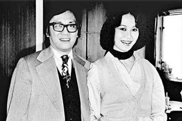 黄霑十年烟不离手 第三任老婆陈惠敏比他小17岁