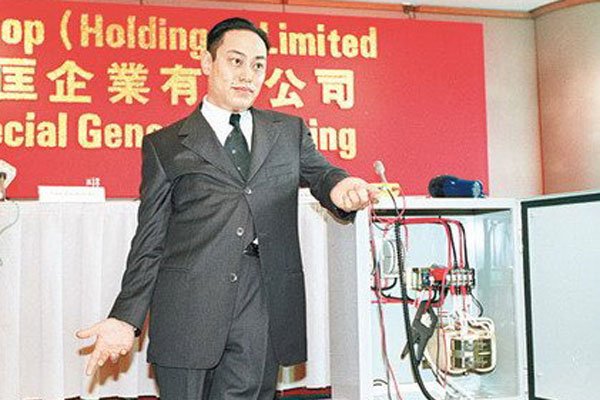 袁咏仪与富商是怎么回事 与张智霖交往时被某富商包养着