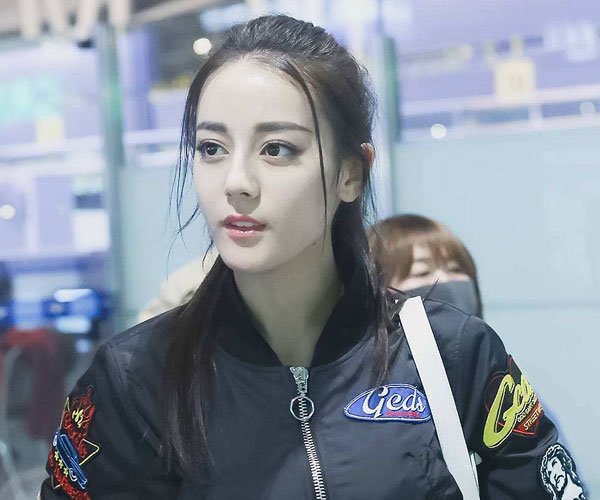 迪丽热巴不雅3部曲怎么回事 女子并非迪丽热巴本人