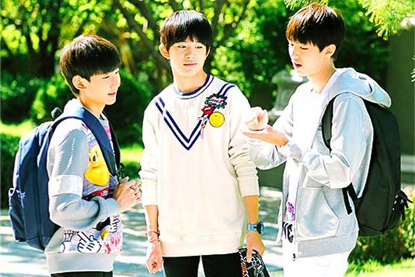 tf家族三代成员名单 很多年轻人都有着明星梦