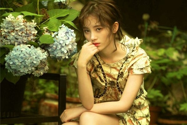 鞠婧祎被扒上衣是假图 很多女星都遭遇过恶性假照
