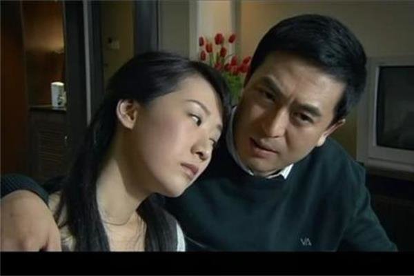 国企美妇征途:白领韩冰的故事让人想到了《蜗居》里的海藻