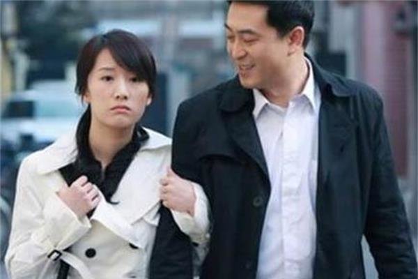国企美妇征途:白领韩冰的故事让人想到了《蜗居》里的海藻