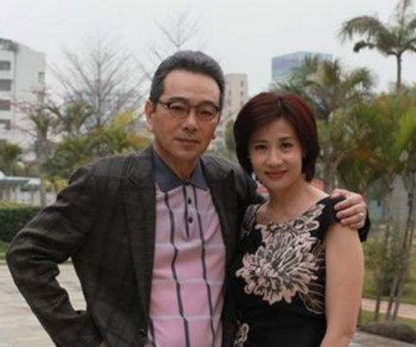 张晨光老婆谢美惠资料 现任妻子是一个圈外人