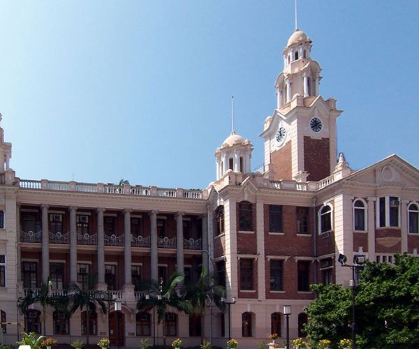 香港大学比清华北大好吗 很多学生挤破头往一线院校进