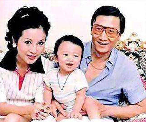 狄波拉和赌王的情史故事 在香港已是公开的秘密
