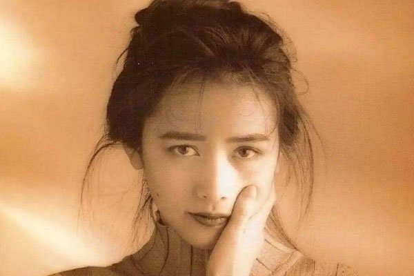 工藤静香抖音视频的嘴是歪的 整容年老要复出了吗